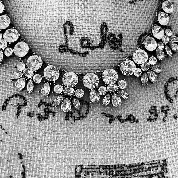 Geourgeous & Elegant Shiny Rhinestone Necklace - Picture 5 of 6